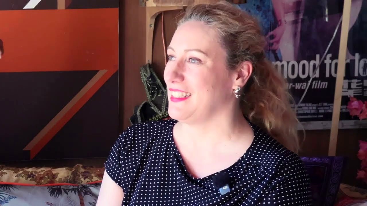 Saioa Hernández sonriendo durante su entrevista en El Diván